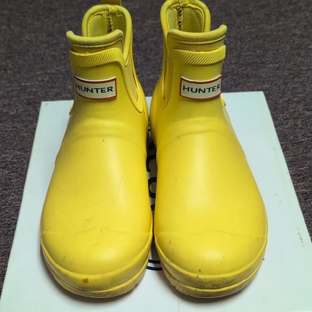 Hunter Women Bright Yellow Rain Boots
